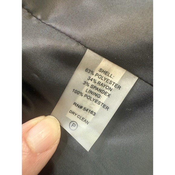 Calvin Klein Women's Leopard Print Poly Blend 2 Button‎ Long Sleeve Blazer Sz 4P - Picture 4 of 9